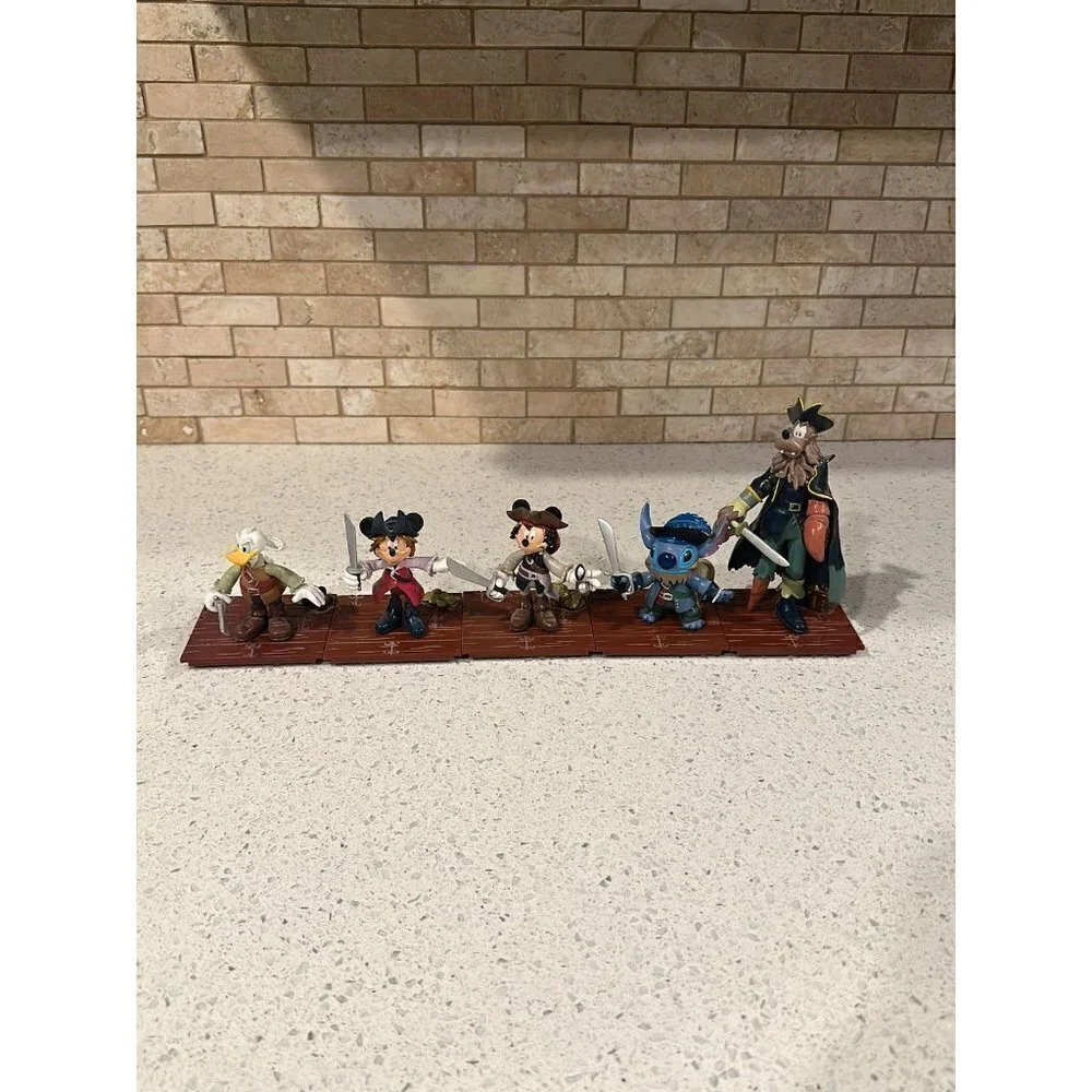 Disney Pirates Of The Caribbean Figurines ‎ bo